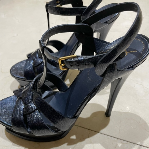 SOLD!!!!!!! Yves Saint Laurent navy tribute heels - Picture 6 of 6